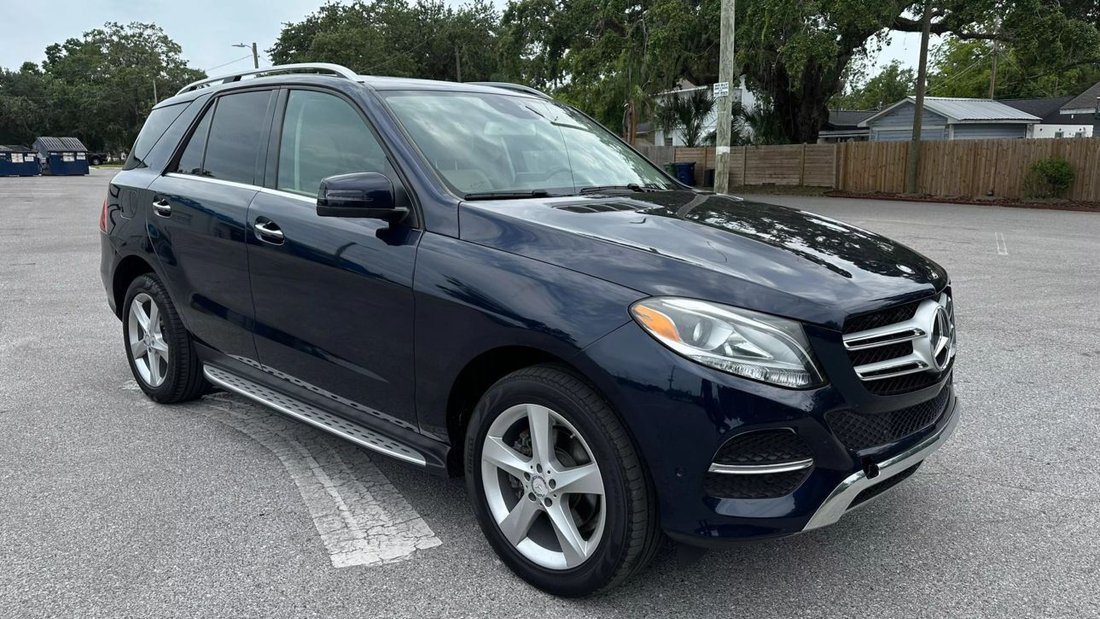 Suv in Tampa, FL, United States 3 - 15702199