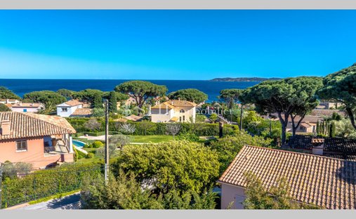 Villa in Ville-Les Saquedes-Le Bouillonnet, Sainte-Maxime, France 1