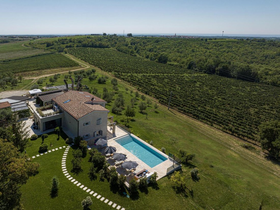 Villa in Buje, Istria County, Croatia 2 - 15700728