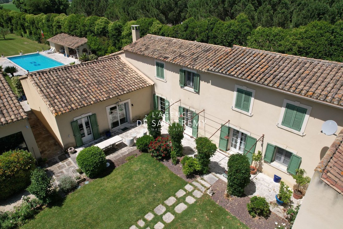 Villa in Saint-Rémy-de-Provence, Provence-Alpes-Côte d'Azur, France 1 - 15195203