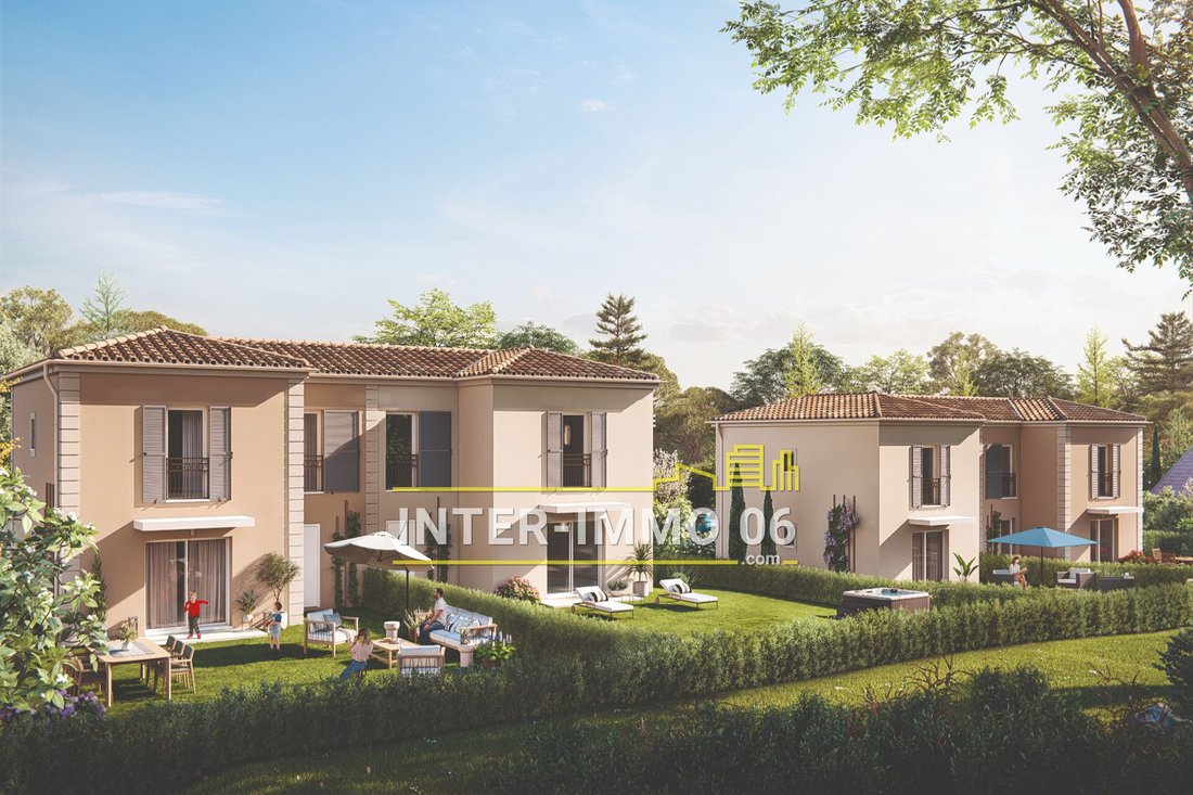 Villa in Saint-Laurent-du-Var, Provence-Alpes-Côte d'Azur, France 1 - 15701086