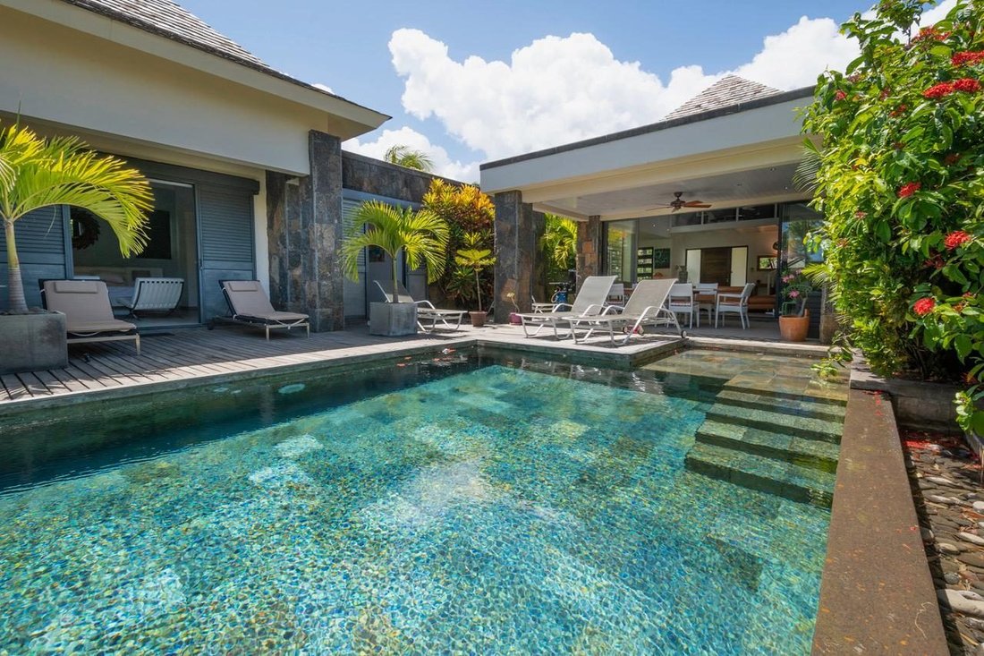 Villa in Grand Baie, Rivière du Rempart District, Mauritius 1 - 15703880
