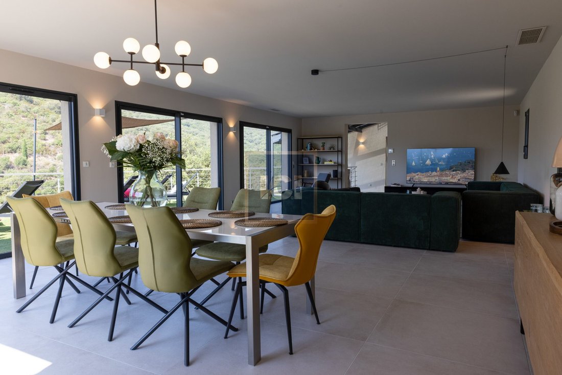 Villa in Grimaud, Provence-Alpes-Côte d'Azur, France 3 - 15703770