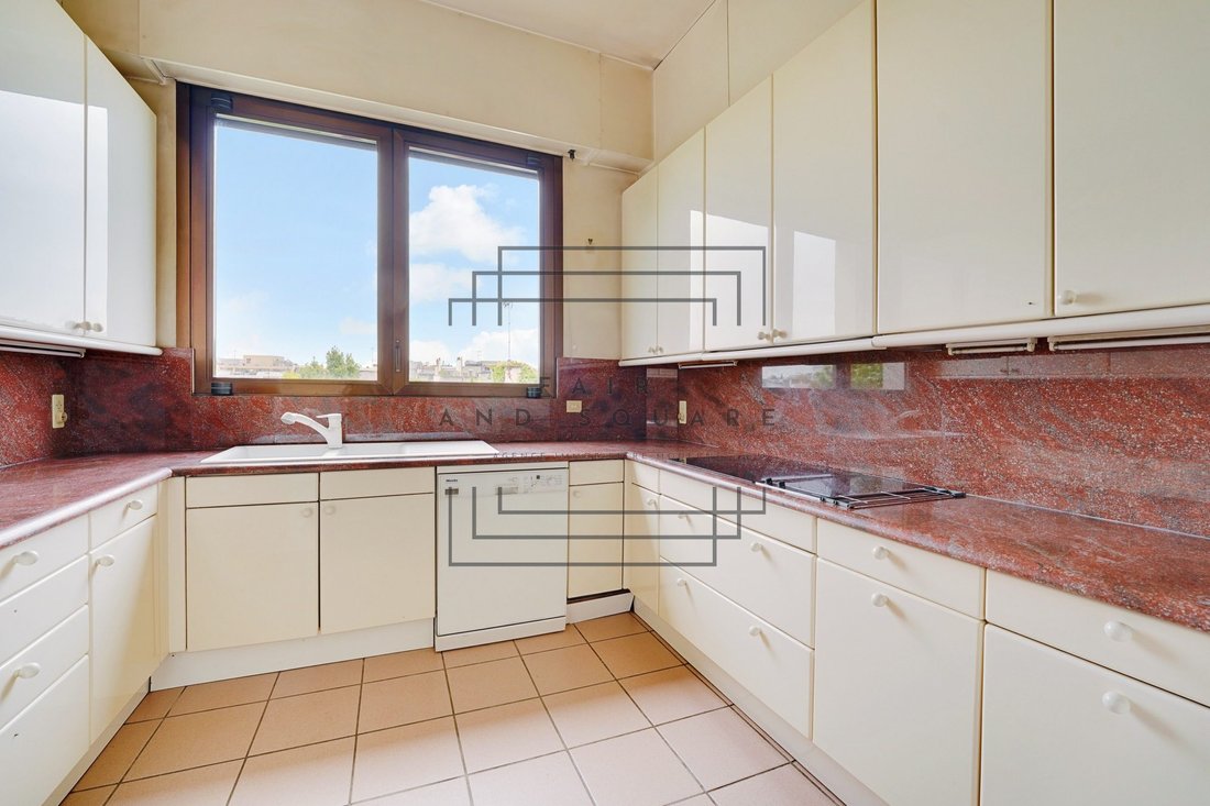 Apartment in La Fourche-Guy Môquet, Paris 17e Arrondissement, Paris 5 - 15705351