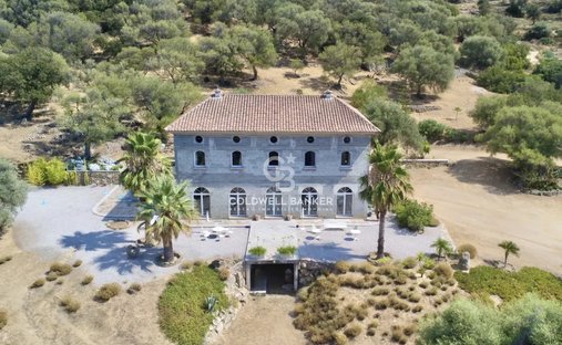 House in L'Île-Rousse, Corsica, France 1