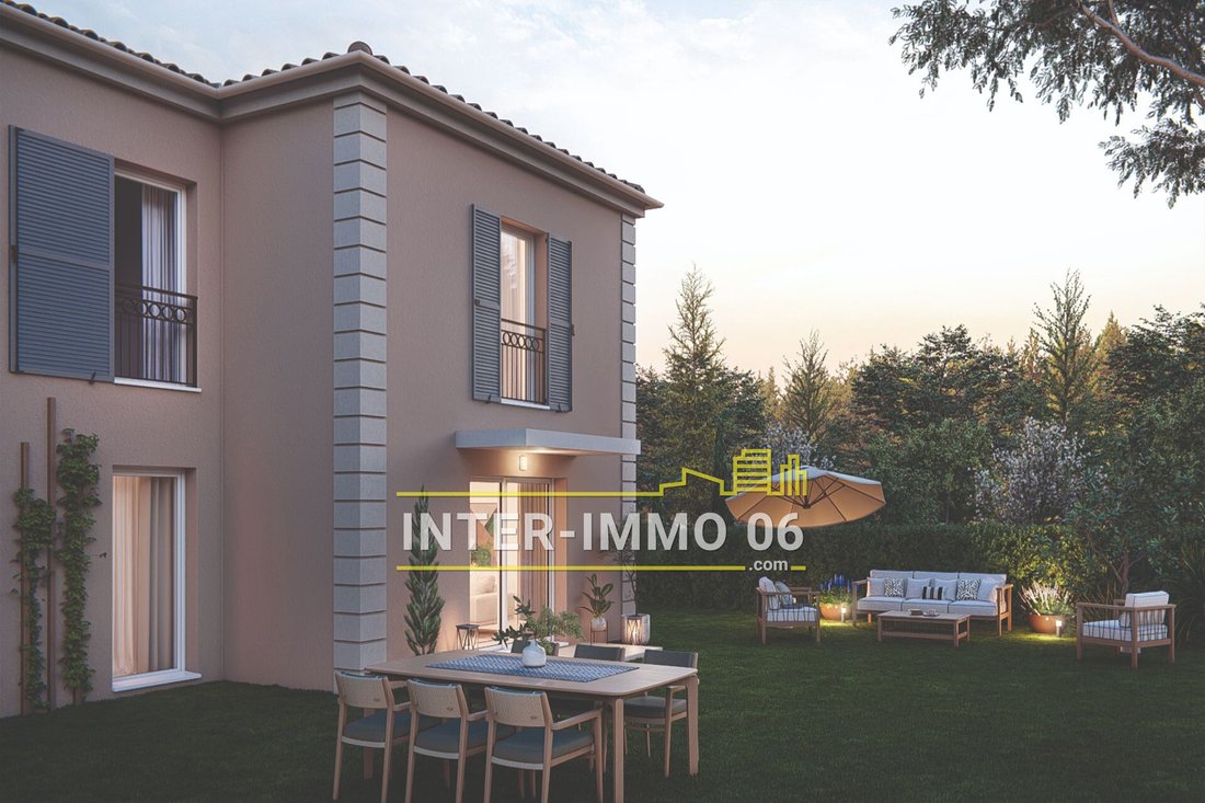 Villa in Saint-Laurent-du-Var, Provence-Alpes-Côte d'Azur, France 2 - 15701086