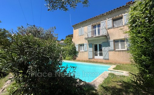 Villa en La Garde-Freinet, Provenza-Alpes-Costa Azul, Francia 1