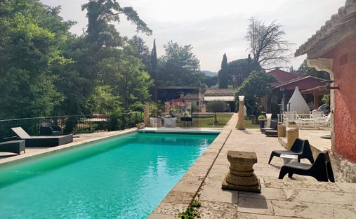 Villa in Le Plan-de-la-Tour, Provence-Alpes-Côte d'Azur, France 1