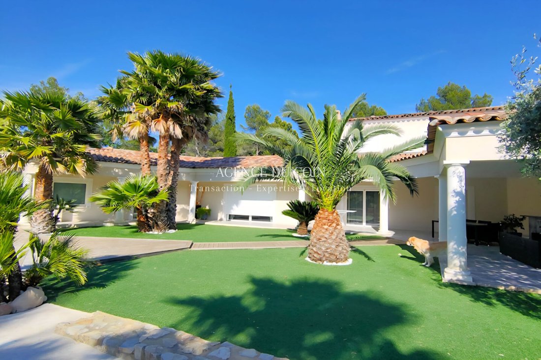 Villa in Centre Ancien, Draguignan, France 3 - 15698262