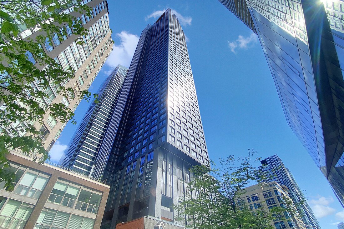 Condo in Toronto, Ontario, Canada 3 - 15684180