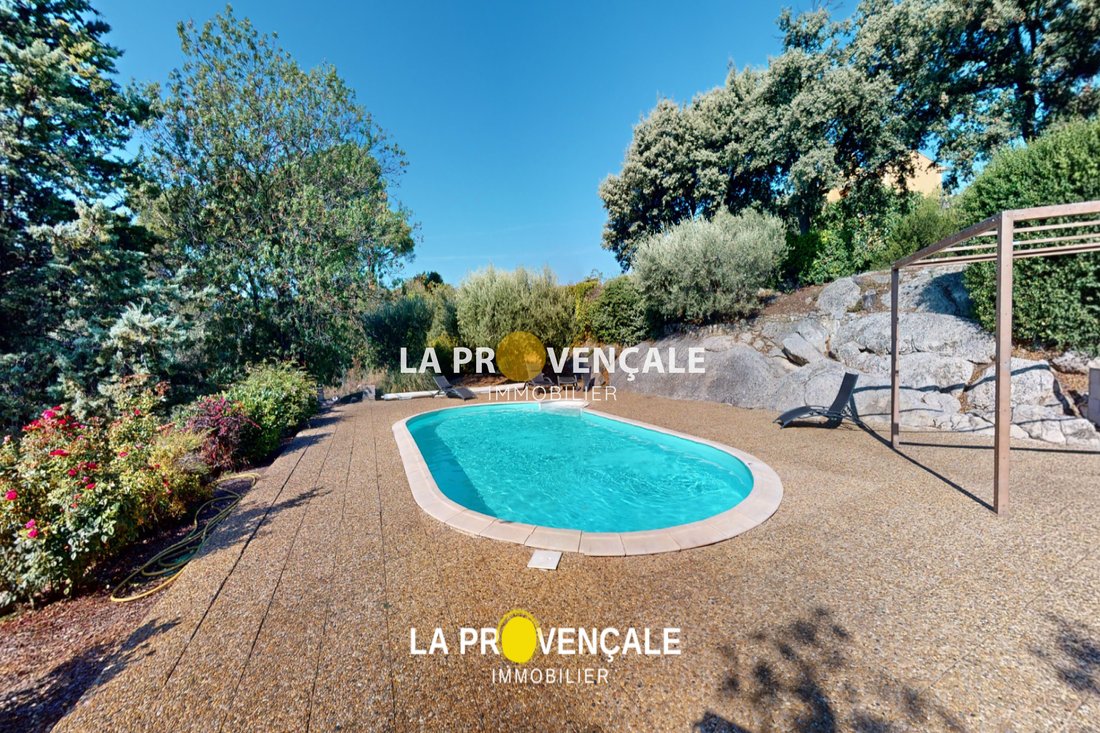 Villa in La Barasse, Marseille, Provence-Alpes-Côte d'Azur 1 - 13227984