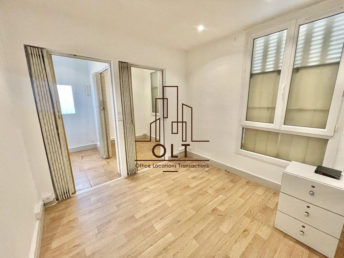 Apartment in Arrondissement of Bobigny, Ile-de-France, France 4 - 15702768