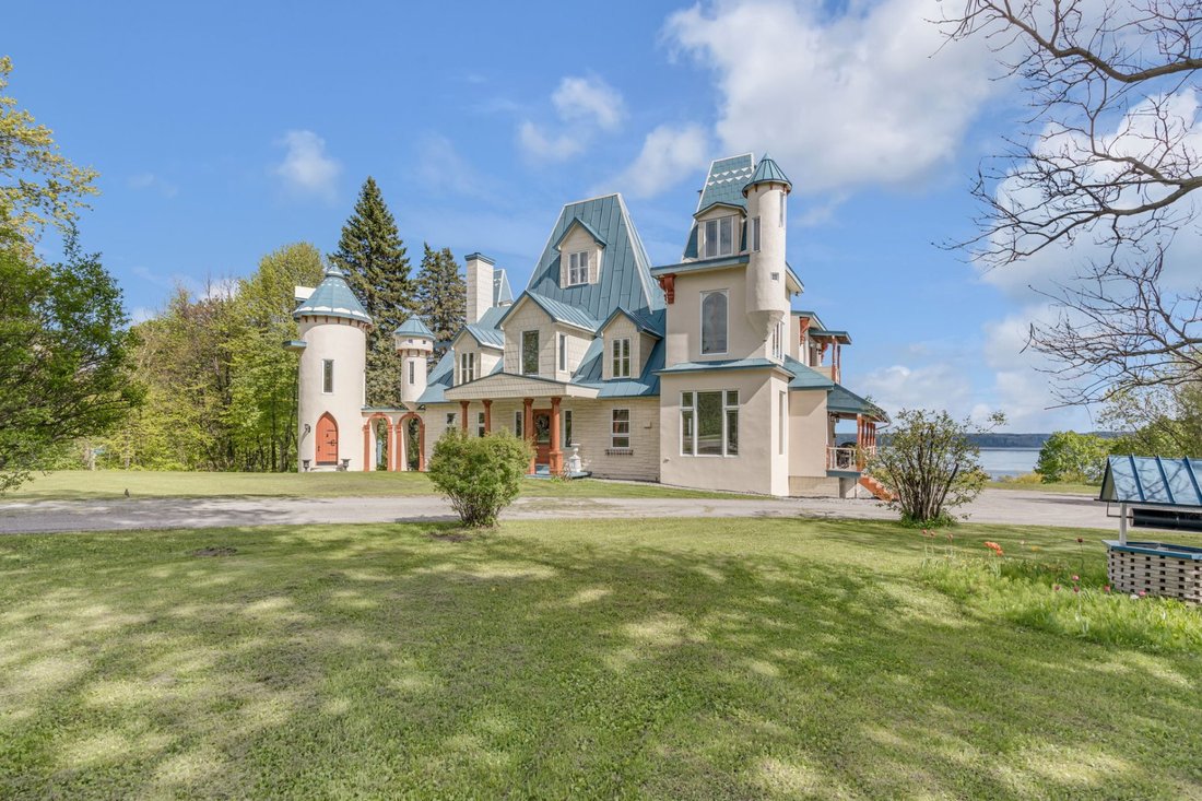 House in Saint-Joachim, Quebec, Canada 2 - 15176434
