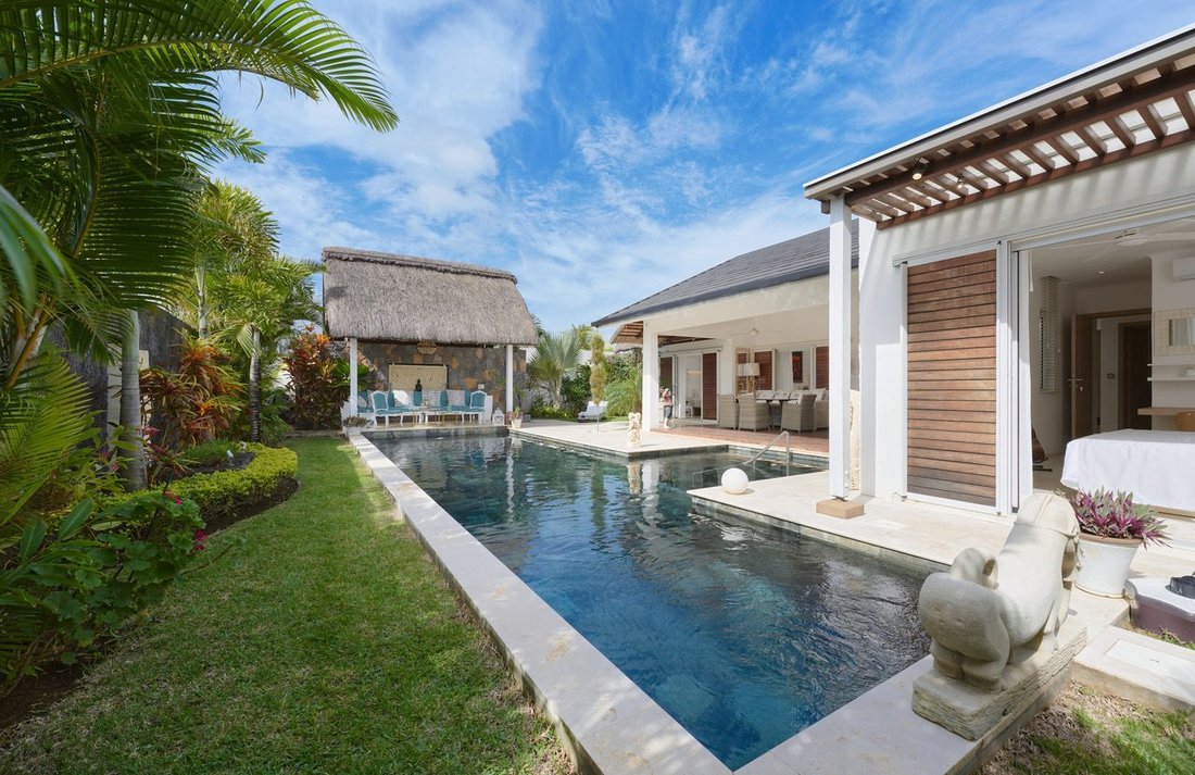 Villa in Grand Baie, Rivière du Rempart District, Mauritius 2 - 15704462