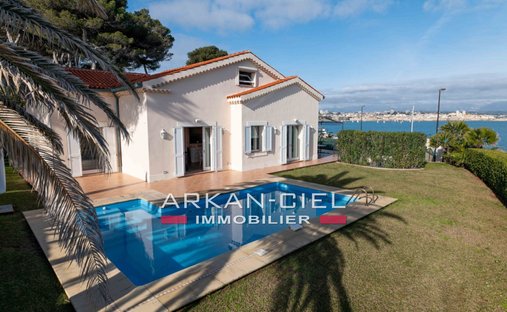 Villa in Juan les Pins-Gallice, Antibes, France 1