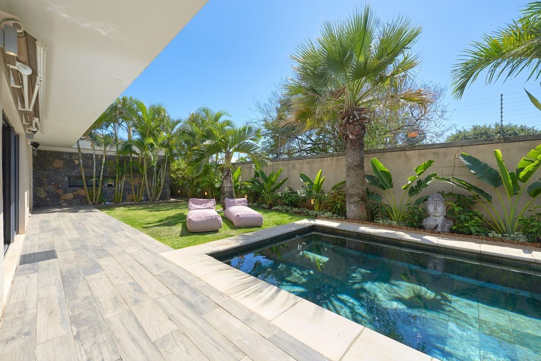 Villa in Grand Baie, Rivière du Rempart District, Mauritius 3 - 15704874