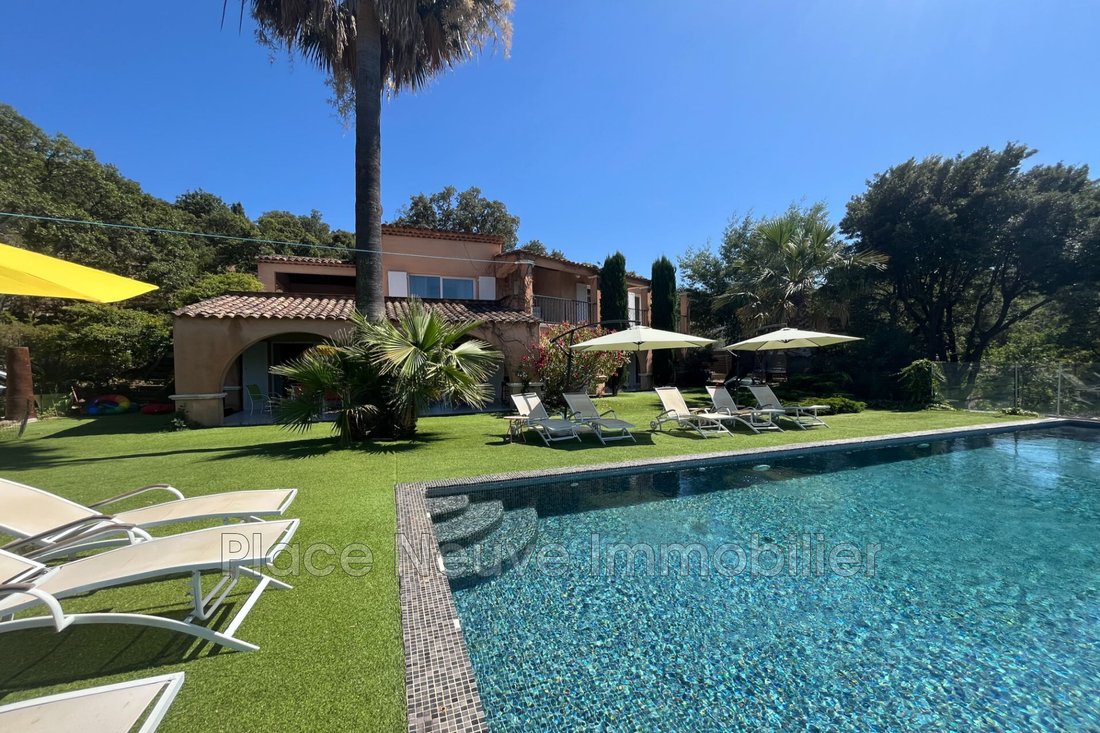 Villa in Le Plan-de-la-Tour, Provence-Alpes-Côte d'Azur, France 1 - 14587921
