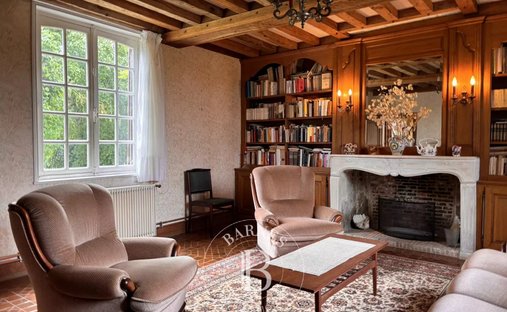 2h From Paris, In The Heart Of The Pays D’auge Area. A Listed 16th /18th Century Chateau Set In Abou