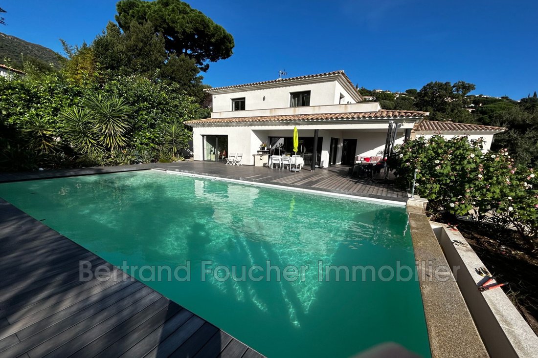 Villa in Sud, Cavalaire-sur-Mer, France 1 - 14951472