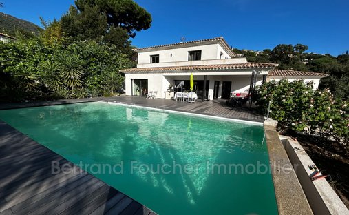 Villa in Sud, Cavalaire-sur-Mer, France 1