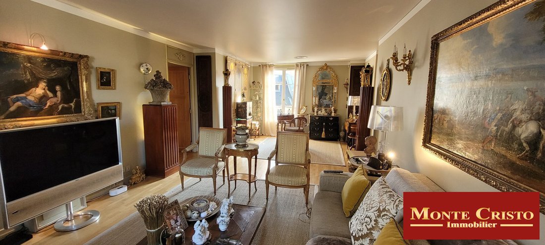 Apartment in Domaine National du Château, Versailles, France 3 - 15703655