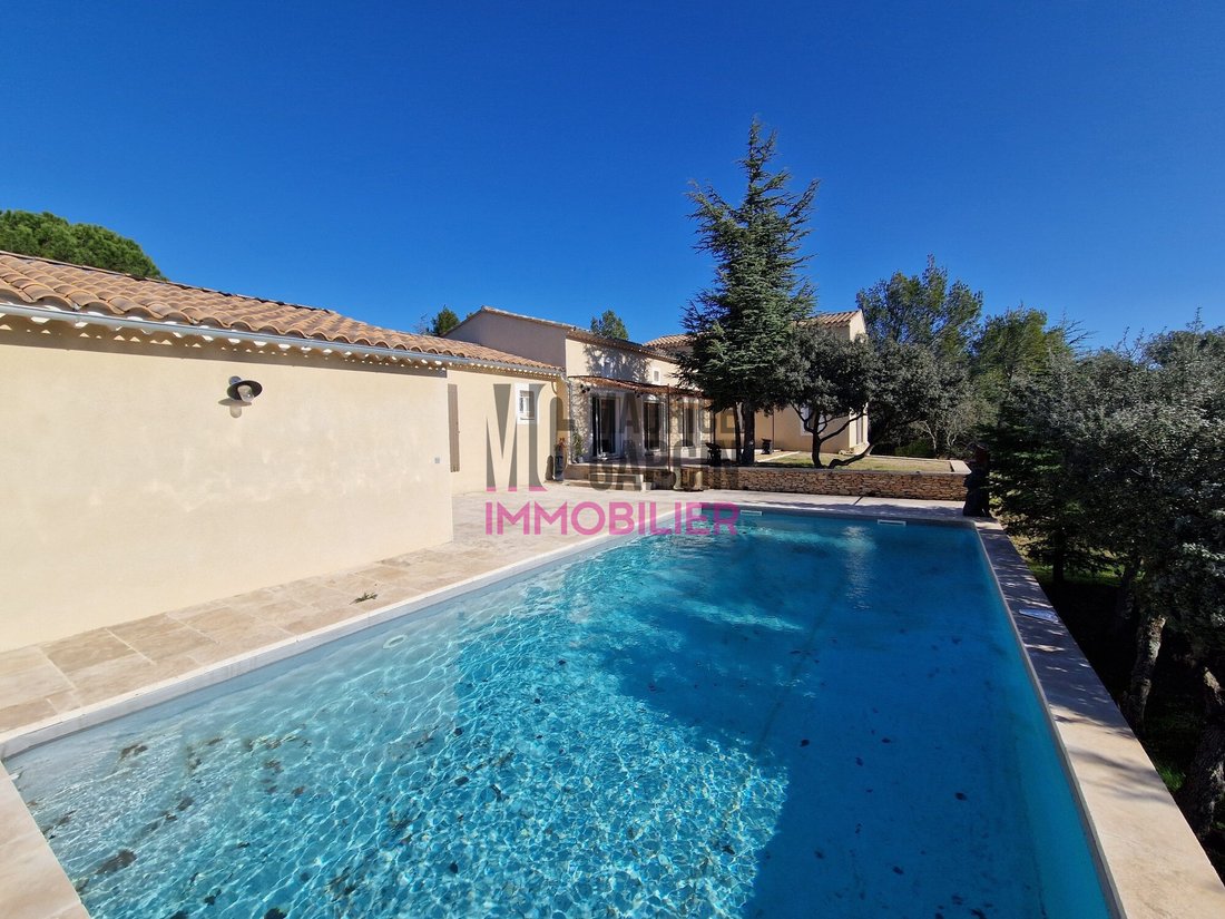 House in Cabrières-d'Avignon, Provence-Alpes-Côte d'Azur, France 1 - 15707786