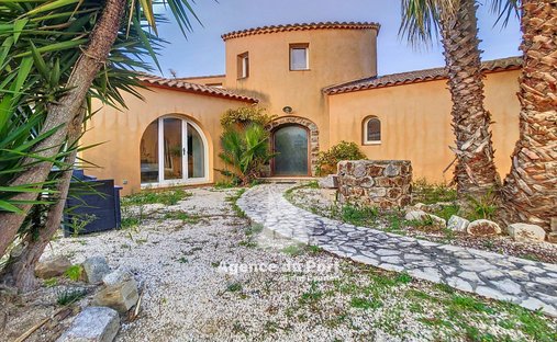 Villa in Saint-Cyprien, Occitania, France 1