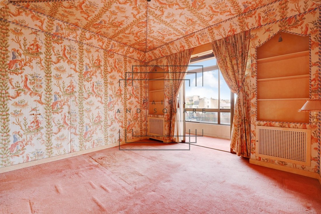 Apartment in La Fourche-Guy Môquet, Paris 17e Arrondissement, Paris 4 - 15705351