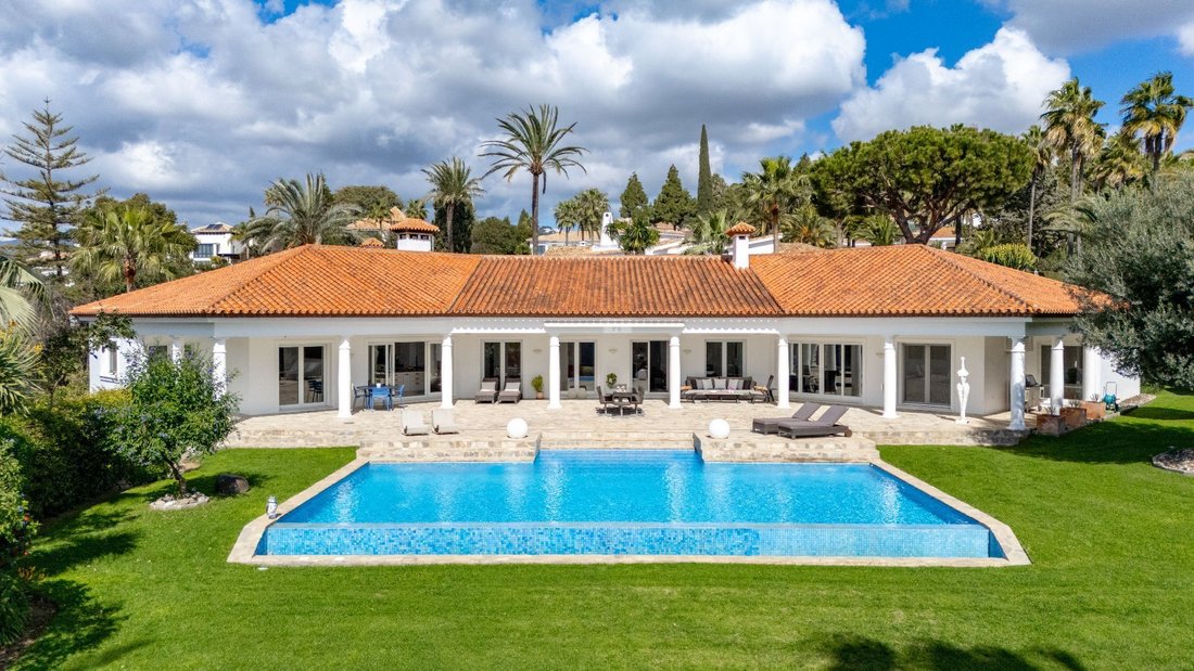 Villa in Elviria-Cabopino, Marbella, Spain 1 - 15699482