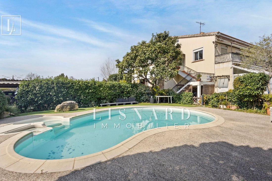 Villa in Mougins, Provence-Alpes-Côte d'Azur, France 1 - 15618909