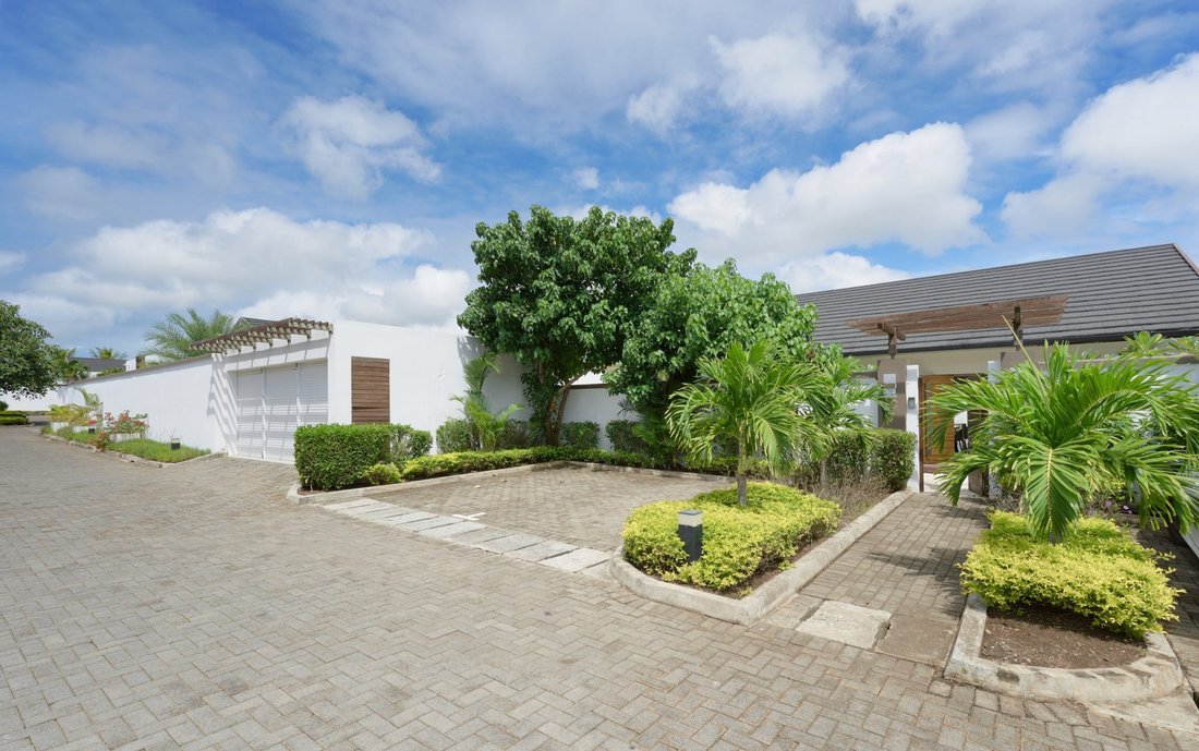 Villa in Grand Baie, Rivière du Rempart District, Mauritius 3 - 15703985