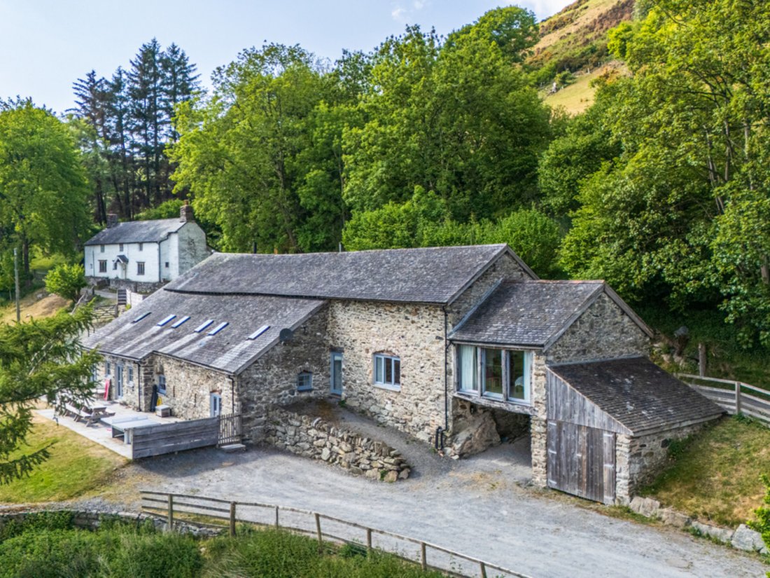 House in Hirnant, Pen-y-Bont-Fawr, Wales 1 - 15625267