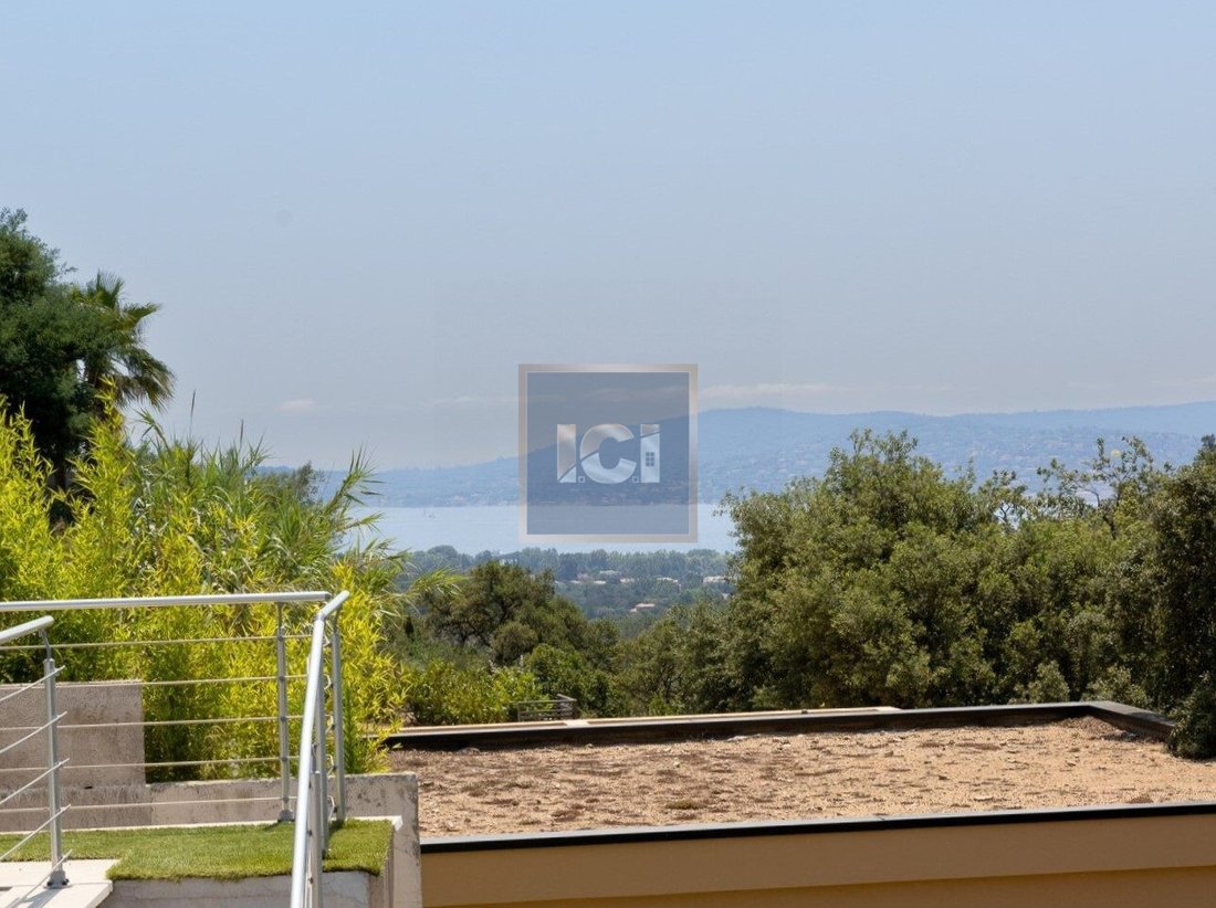 Villa in Grimaud, Provence-Alpes-Côte d'Azur, France 2 - 15703770