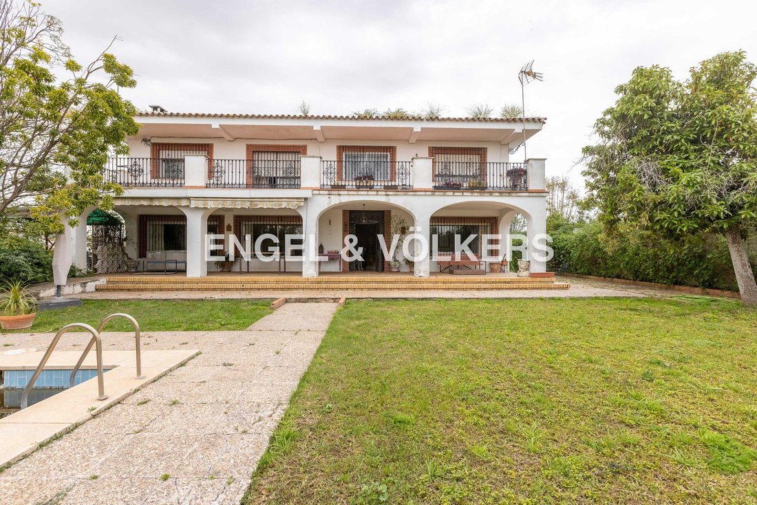 Country House in Sanlucar la Mayor, Andalusia, Spain 1 - 15699744