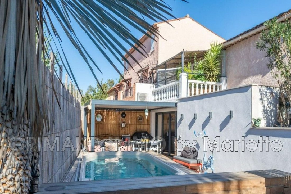 Villa in Grimaud, Provence-Alpes-Côte d'Azur, France 1 - 15386377