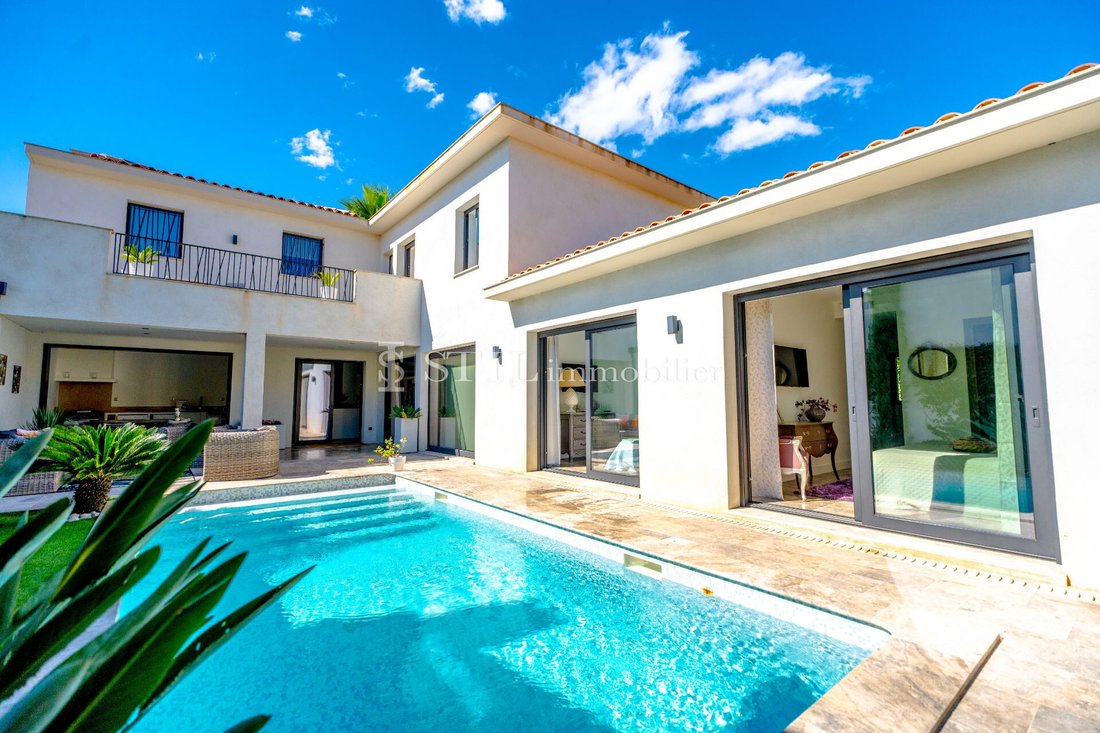Villa in Ville-Les Saquedes-Le Bouillonnet, Sainte-Maxime, France 1 - 14734066