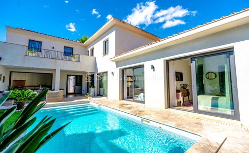 Villa in Ville-Les Saquedes-Le Bouillonnet, Sainte-Maxime, France 1