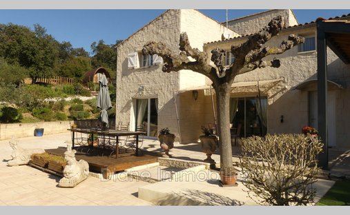 Villa in Peripherie, Bellegarde, France 1