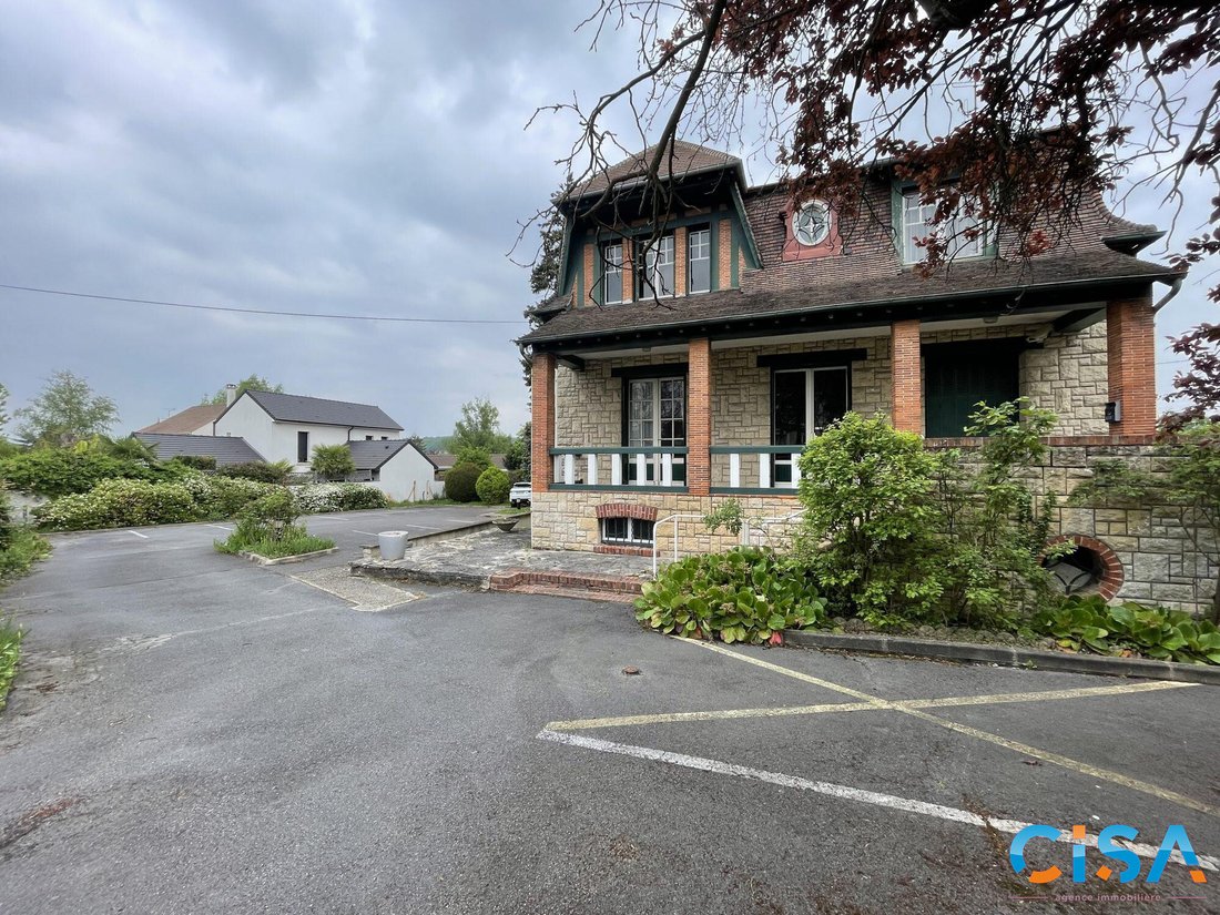 House in Viarmes, Ile-de-France, France 1 - 15702842