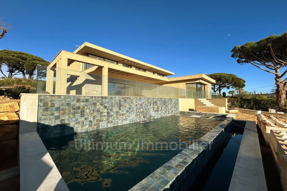 Villa in Ville-Les Saquedes-Le Bouillonnet, Sainte-Maxime, France 1 - 14966920