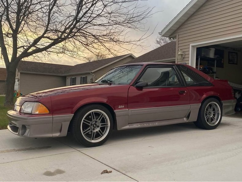 Coupe in Glendale, United States 1 - 15701275