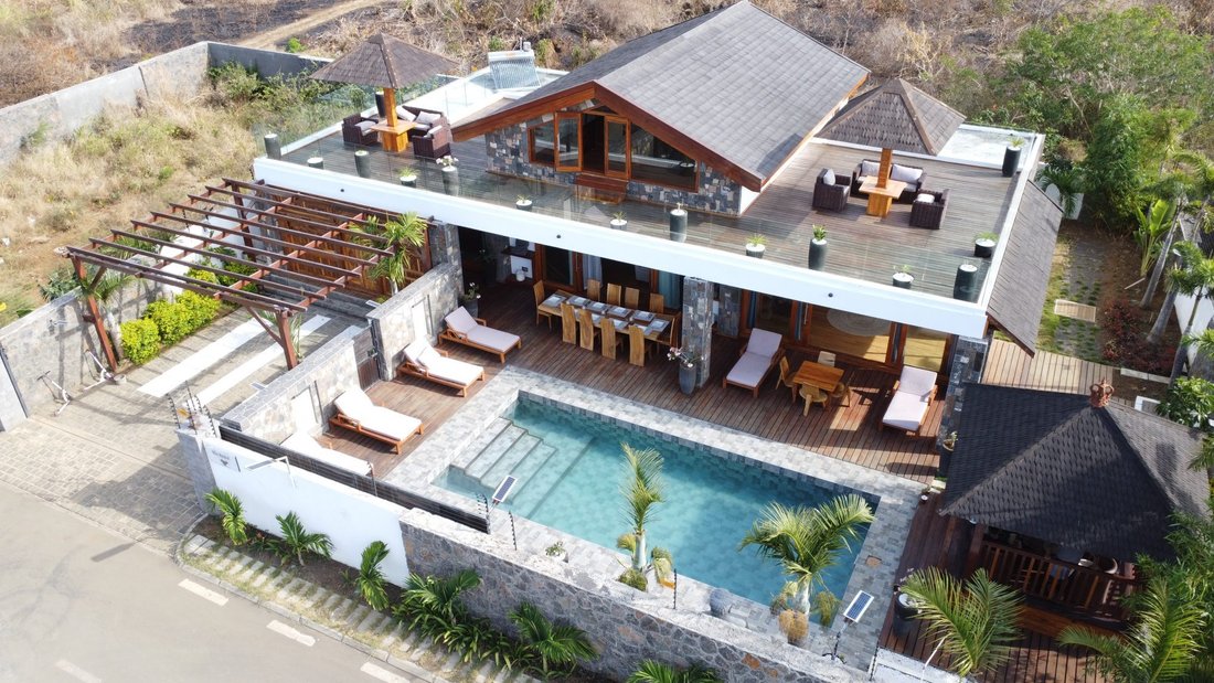 Villa in Grand Baie, Rivière du Rempart District, Mauritius 1 - 13554422