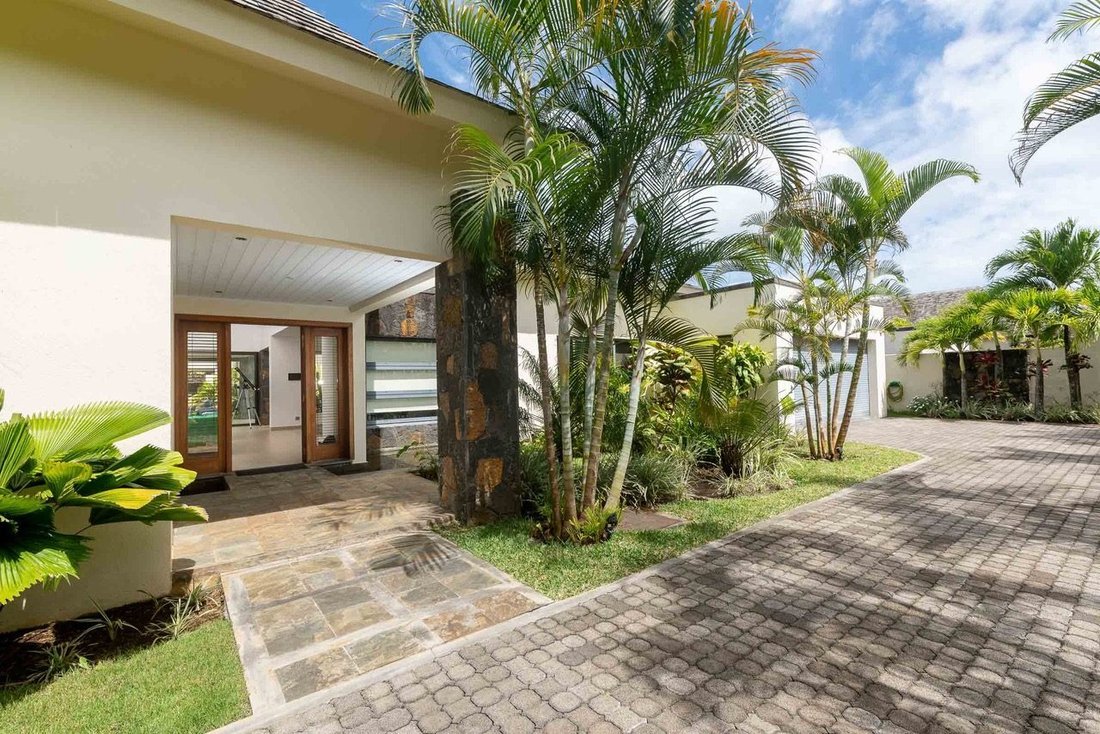 Villa in Grand Baie, Rivière du Rempart District, Mauritius 4 - 15704397