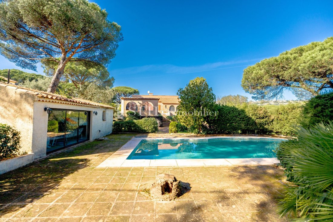 Villa in Ville-Les Saquedes-Le Bouillonnet, Sainte-Maxime, France 1 - 14902493