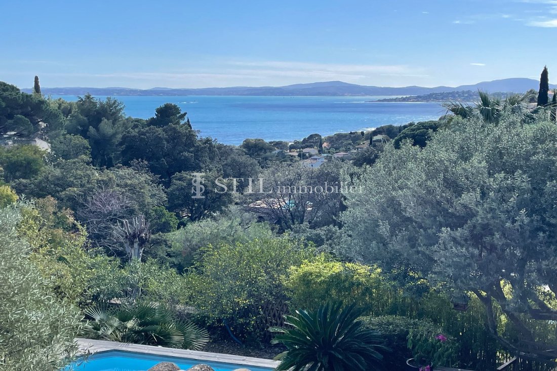Villa in Les Issambres, Roquebrune-sur-Argens, France 1 - 13164099