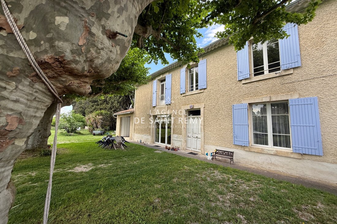 Villa in Eyragues, Provence-Alpes-Côte d'Azur, France 1 - 15554311