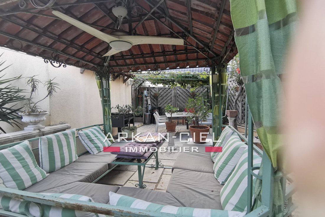 Villa in Antibes, Provence-Alpes-Côte d'Azur, France 1 - 14256287