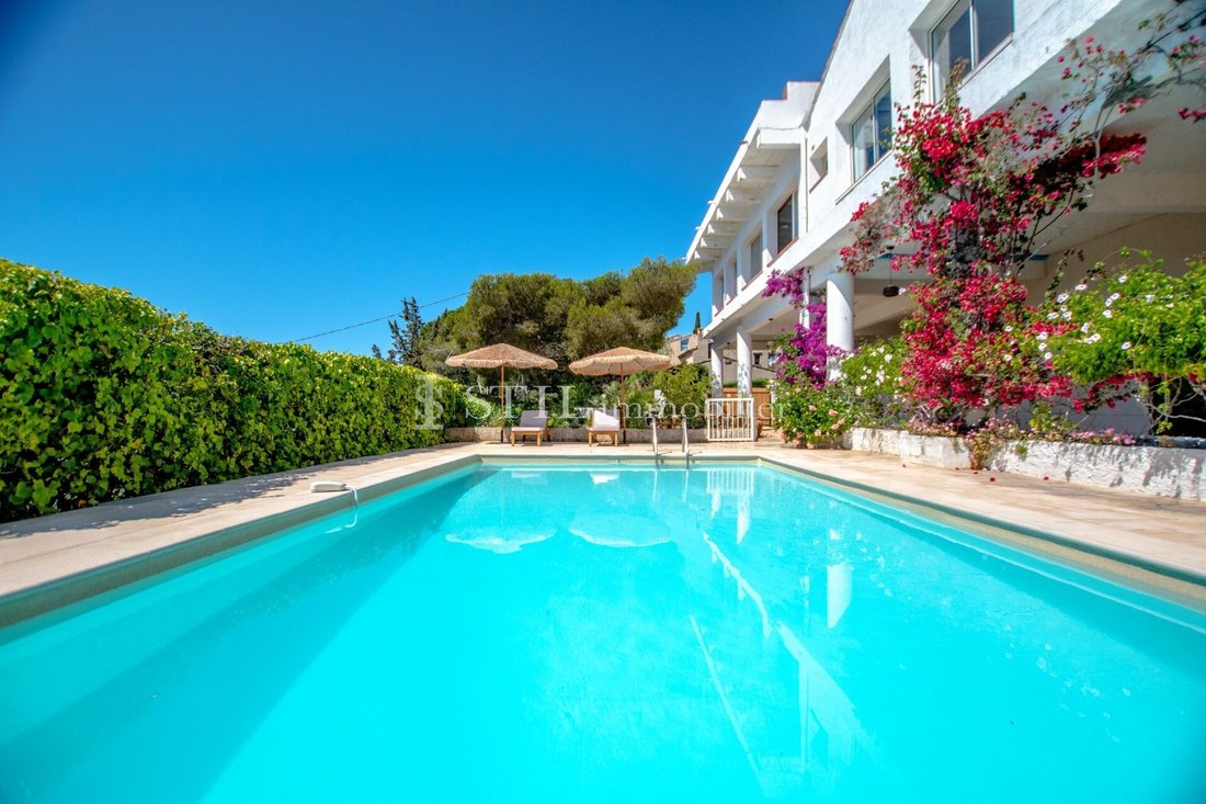 Villa in Les Issambres, Roquebrune-sur-Argens, France 1 - 12627797