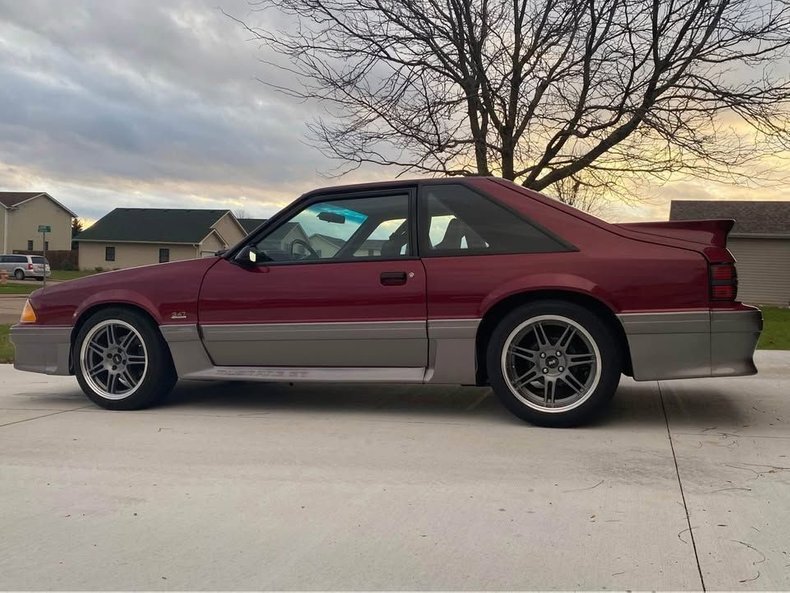 Coupe in Glendale, United States 5 - 15701275