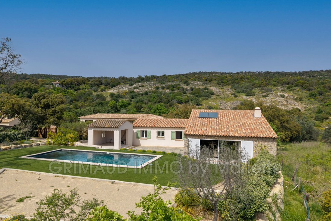 Villa in Le Plan-de-la-Tour, Provence-Alpes-Côte d'Azur, France 1 - 13835457